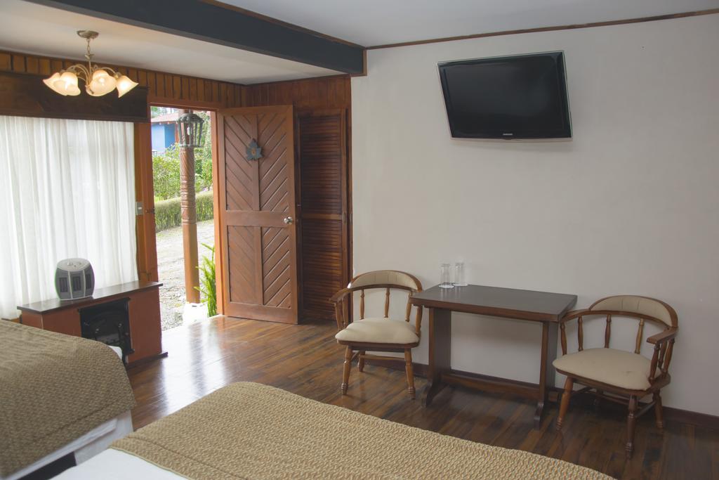 Hotel Chalet Tirol Heredia Phòng bức ảnh