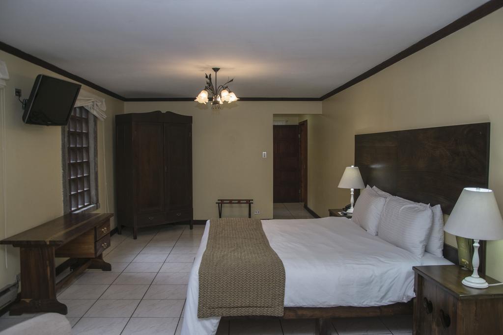 Hotel Chalet Tirol Heredia Phòng bức ảnh